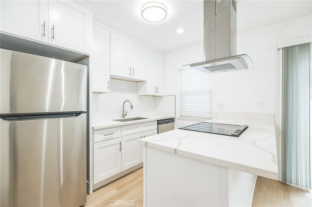 MLS #OC25100801 img 14