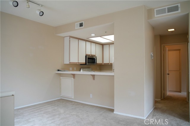 Detail Gallery Image 3 of 12 For 2960 Champion Way #1714,  Tustin,  CA 92782 - 1 Beds | 1 Baths