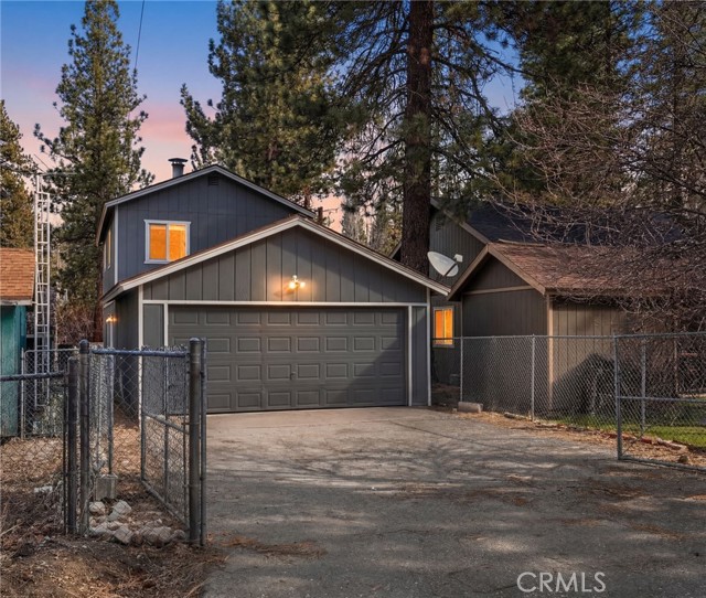 Detail Gallery Image 3 of 44 For 314 W Aeroplane, Big Bear City,  CA 92314 - 2 Beds | 2 Baths