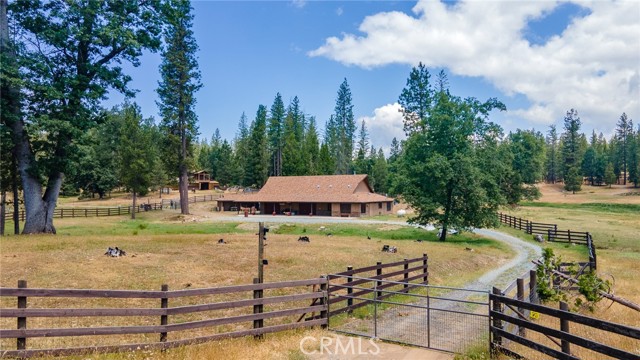 Detail Gallery Image 3 of 54 For 9850 Ernst Rd, Coulterville,  CA 95311 - 2 Beds | 2 Baths