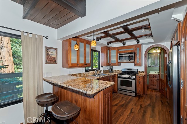 28545 Wabash Drive, Lake Arrowhead CA: https://media.crmls.org/medias/7ee3a83e-cdb8-4fa7-9e7a-1eb3b2a4ed6d.jpg