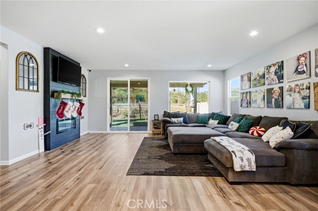 Detail Gallery Image 4 of 31 For 28184 Echo Ct, Menifee,  CA 92585 - 3 Beds | 2 Baths