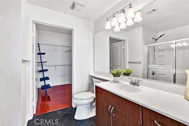 1801 E Katella Avenue, Anaheim CA: https://media.crmls.org/medias/7ee3bbd9-09f3-46fd-8d45-1300565aa3cc.jpg