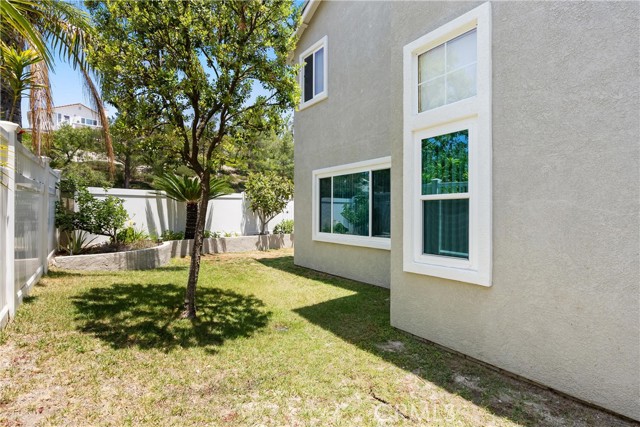 8 Chatri Circle, Lake Forest CA: https://media.crmls.org/medias/7ee4bad9-2afc-4829-a035-a026aa8caf98.jpg