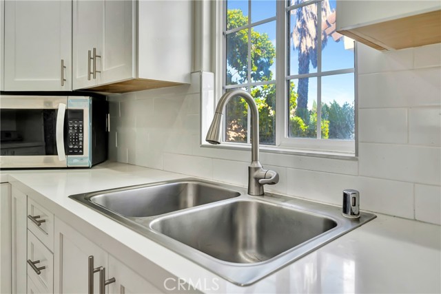 1101 N Maclay Avenue, San Fernando CA: https://media.crmls.org/medias/7ee5bb13-5274-435a-a226-dcc06d79ccbc.jpg