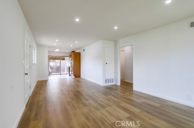 8661 Windsor Circle, La Palma CA: https://media.crmls.org/medias/7ee5bce0-79f2-4c29-9155-e798cc448bf9.jpg