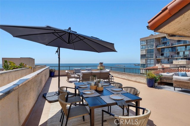 555 Esplanade, Redondo Beach CA: https://media.crmls.org/medias/7ee5fa00-d5bf-4040-b7ef-75972e02dfe4.jpg