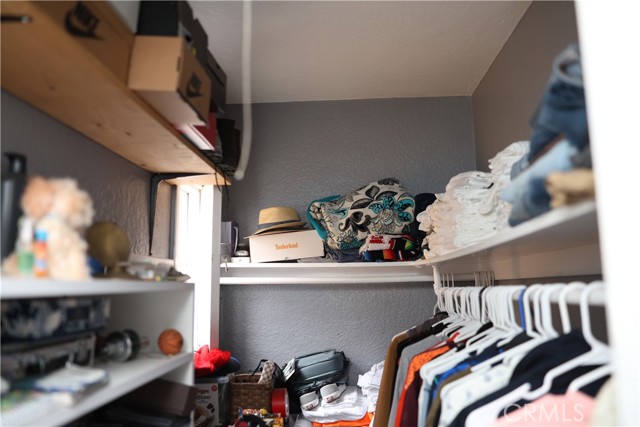927 W 82nd Street, Los Angeles CA: https://media.crmls.org/medias/7ee65051-6b2c-4c24-b71e-63af02eb2157.jpg