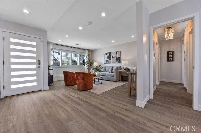 Detail Gallery Image 2 of 49 For 6053 Turnergrove, Lakewood,  CA 90713 - 4 Beds | 3 Baths