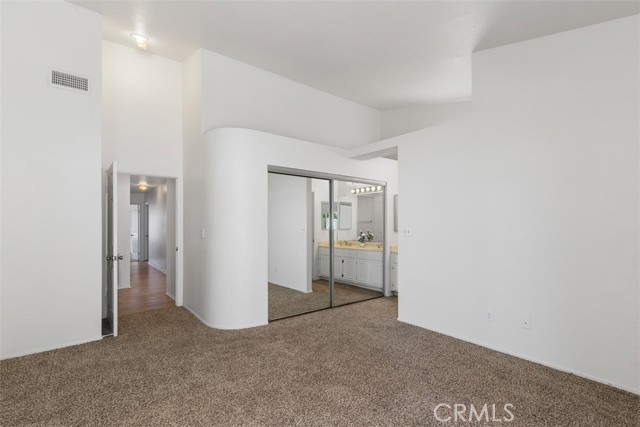 Image 19 of 26 For 24926 Regis Court