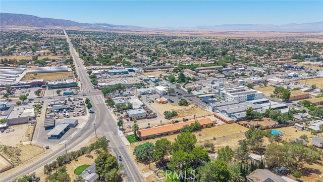 4819 Columbia Way, Lancaster CA: https://media.crmls.org/medias/7ee7a89e-5d23-4612-b746-edd0a84f43f4.jpg