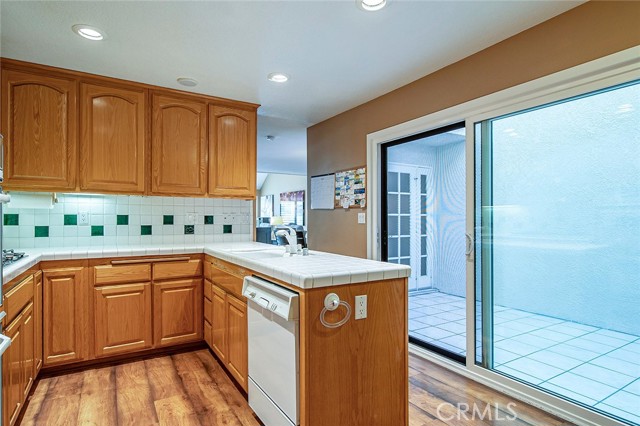 Detail Gallery Image 13 of 38 For 9682 Walker Ct #35,  Cypress,  CA 90630 - 2 Beds | 2/1 Baths