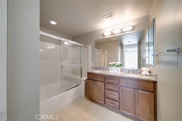 21301 Erwin Street, Woodland Hills CA: https://media.crmls.org/medias/7ee97ed4-b60c-4194-ac45-36e3b0a347a2.jpg