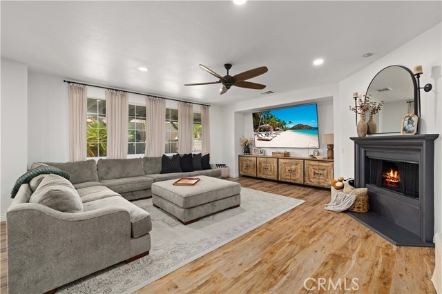 5080 Meadowsweet Drive, Palmdale CA: https://media.crmls.org/medias/7ee9f75a-31c1-494c-8e9f-6e32ac5c9dc5.jpg
