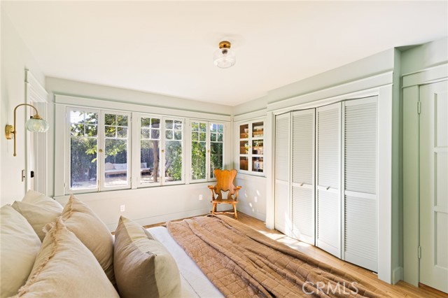 215 Branch Street, Los Angeles CA: https://media.crmls.org/medias/7eec1a54-437d-4878-89cf-5e40e44b8d37.jpg