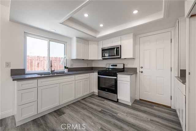 Detail Gallery Image 18 of 49 For 14791 Mountain High Dr, Fontana,  CA 92337 - 4 Beds | 2/1 Baths