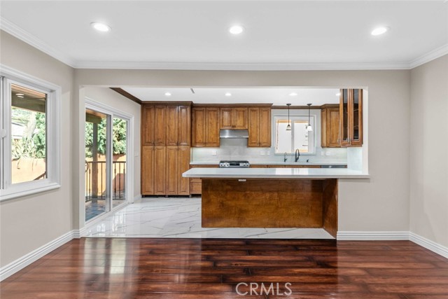 Detail Gallery Image 20 of 61 For 415 Birmingham Rd, Burbank,  CA 91504 - 4 Beds | 3/1 Baths