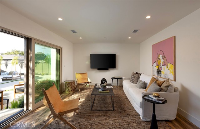 Detail Gallery Image 24 of 37 For 212 E 19th St, Costa Mesa,  CA 92627 - 5 Beds | 4 Baths