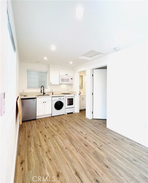 Detail Gallery Image 22 of 24 For 328 W California, Glendale,  CA 91203 - – Beds | – Baths