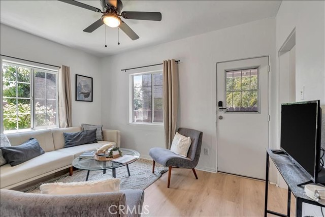 518 E Lime, Monrovia CA: https://media.crmls.org/medias/7eee6d63-afa9-4866-9a97-e67be3df6a61.jpg