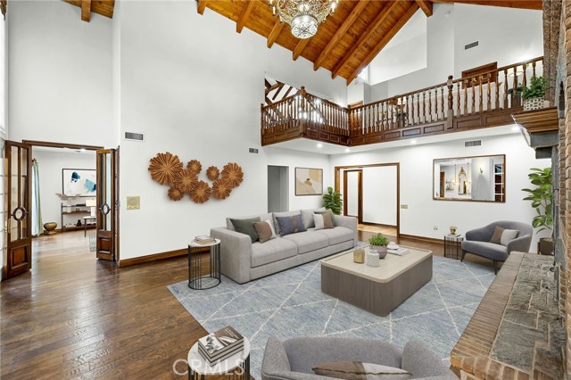 533 E Sierra Madre Avenue, Glendora CA: https://media.crmls.org/medias/7eef0728-1601-493e-98a5-e391f4bf9007.jpg