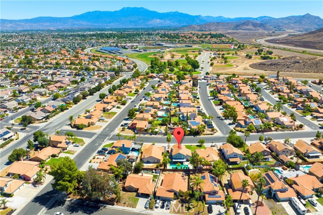 1841 Creekside Drive, Hemet CA: https://media.crmls.org/medias/7eeff506-5aa9-4e95-a212-ef70d1d2715f.jpg