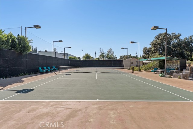 Detail Gallery Image 24 of 31 For 22639 Calvert St #F,  Woodland Hills,  CA 91367 - 1 Beds | 1 Baths