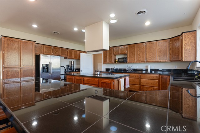 2260 Lakeshore Blvd, Upper Lake CA: https://media.crmls.org/medias/7ef14e71-2d09-4583-acba-bab74a7c2e20.jpg