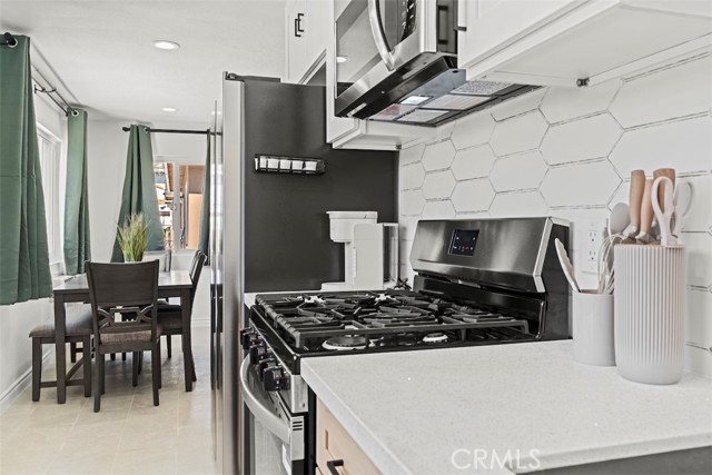 Detail Gallery Image 11 of 30 For 1101 Bonita St, Tustin,  CA 92780 - 3 Beds | 4 Baths