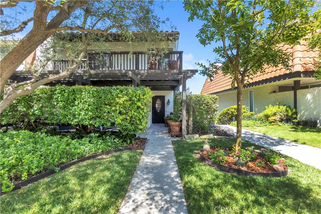 105 Aspen Way Rolling Hills Estates, CA 90274