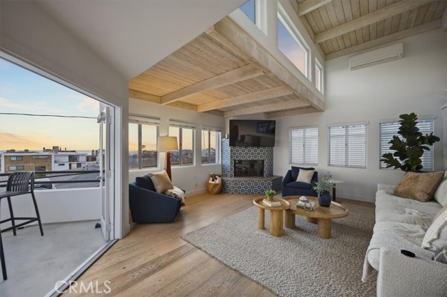 608 Palm Drive, Hermosa Beach, California 90254, 2 Bedrooms Bedrooms, ,2 BathroomsBathrooms,Residential,For Sale,Palm,SB26088243