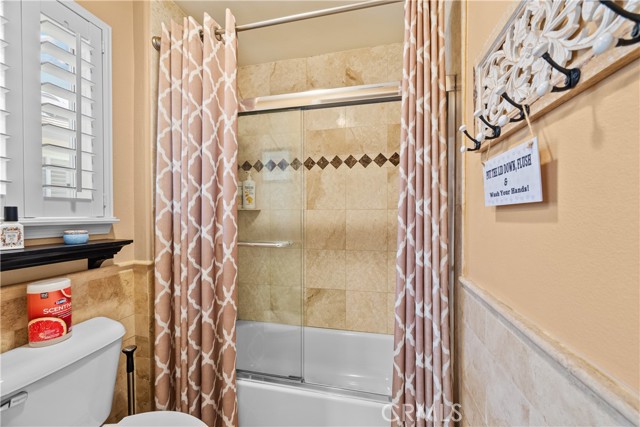 28456 Calex Drive, Valencia CA: https://media.crmls.org/medias/7ef247ef-1abd-4d75-845b-998e35e7b500.jpg