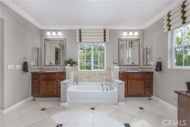 Detail Gallery Image 41 of 74 For 35802 Cherry Bark Way, Murrieta,  CA 92562 - 5 Beds | 4 Baths