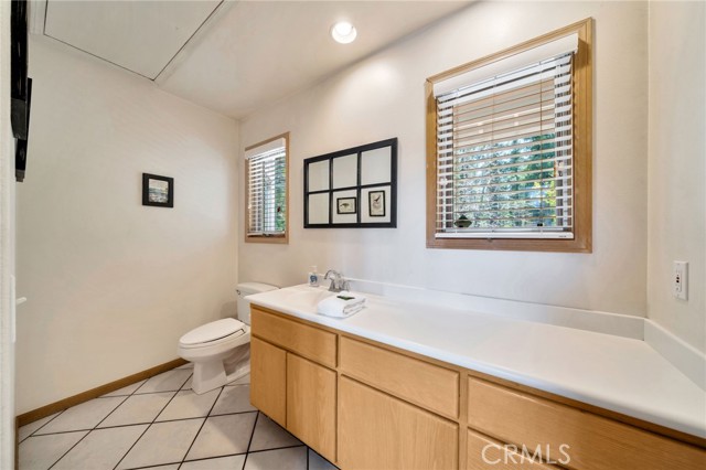 Detail Gallery Image 20 of 61 For 40034 Lakeview Dr, Big Bear Lake,  CA 92315 - 4 Beds | 3/1 Baths