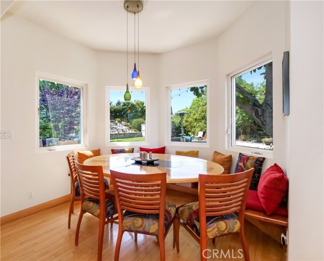 Breakfast Nook with Built-in Bench
