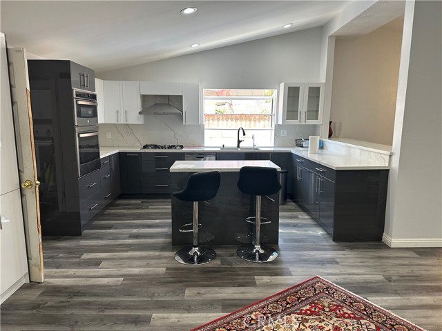 20723 Dolorosa Street, Woodland Hills CA: https://media.crmls.org/medias/7ef58b6b-951c-485c-abea-6a8ac05f1b80.jpg