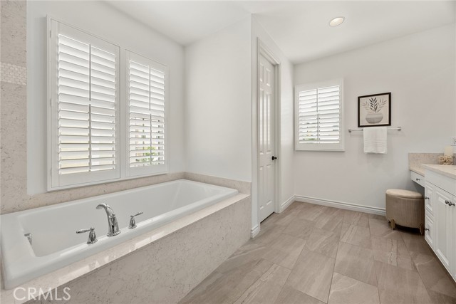 Detail Gallery Image 40 of 45 For 75 Dublin, Irvine,  CA 92620 - 4 Beds | 4/1 Baths