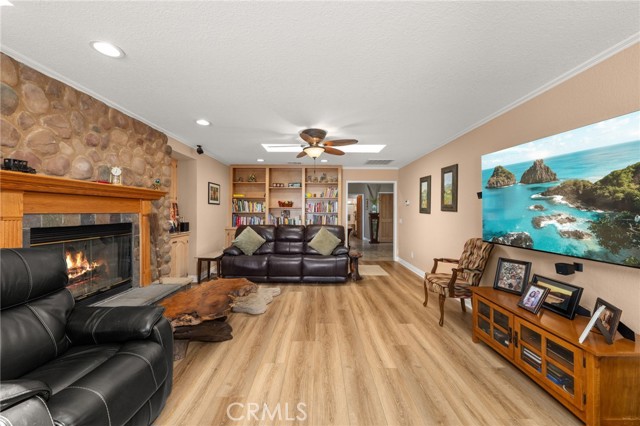 36608 Oak Ridge Drive, Yucaipa CA: https://media.crmls.org/medias/7ef5c30e-c439-46c6-bc9b-053953ffd37a.jpg