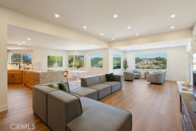 Detail Gallery Image 5 of 31 For 220 Selma, Pismo Beach,  CA 93449 - 3 Beds | 2 Baths