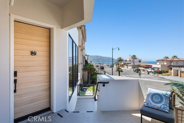 734 Esplanade, Redondo Beach, California 90277, 2 Bedrooms Bedrooms, ,1 BathroomBathrooms,Residential,For Sale,Esplanade,SB24234091