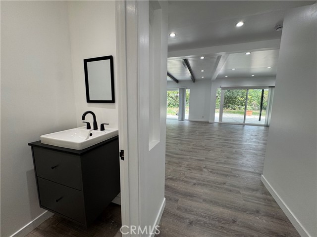 2212 Linda Flora Drive, Los Angeles CA: https://media.crmls.org/medias/7ef6a4ae-83bb-4942-9647-8e966cb5b3bb.jpg