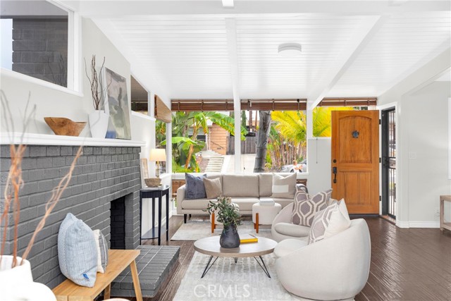 9 W Avenida Cornelio, San Clemente CA: https://media.crmls.org/medias/7ef6d426-eb22-447d-b22a-8b2d416d1dd7.jpg