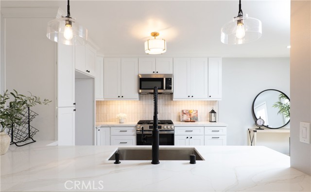 Detail Gallery Image 17 of 32 For 2275 Farringdon Ave, Pomona,  CA 91768 - 3 Beds | 2 Baths