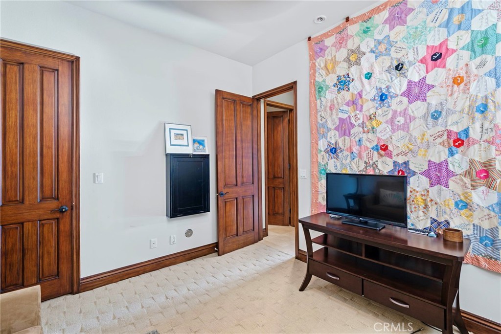 4308 The Strand