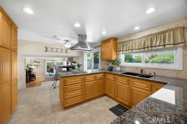 Detail Gallery Image 8 of 28 For 419 Clairmont Ave, Placentia,  CA 92870 - 4 Beds | 3 Baths