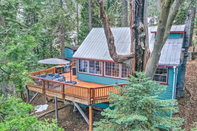 582 Rose Lane, Twin Peaks CA: https://media.crmls.org/medias/7ef94204-3ee8-43f6-8593-4db780e34cd9.jpg
