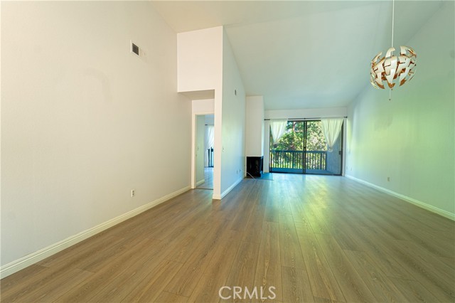 Front Image Thumbnail for CRDW25247254