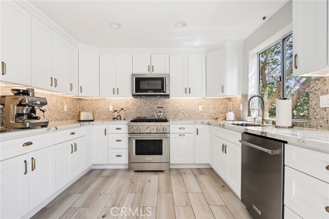 5635 Woodman Avenue, Van Nuys CA: https://media.crmls.org/medias/7efadd26-efb3-4b31-98eb-b9169715c57b.jpg