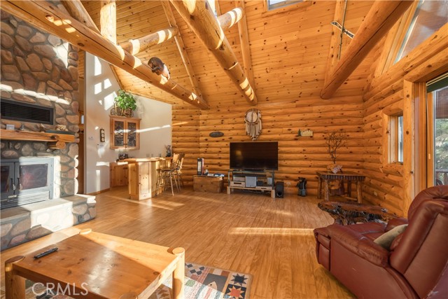 Detail Gallery Image 10 of 42 For 826 Boulder, Big Bear Lake,  CA 92315 - 3 Beds | 2/1 Baths