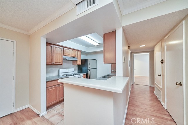 Detail Gallery Image 24 of 30 For 200 S Reno St #210,  Los Angeles,  CA 90057 - 2 Beds | 2 Baths